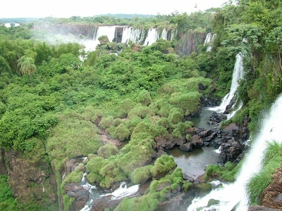 Iguazu 117 - Chutes vues de loin - Argentine
