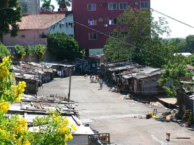 Asuncion 011 - Bidonville en ville - Paraguay