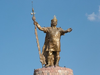 Cusco 318 - Statue Pachacoutech  - Perou