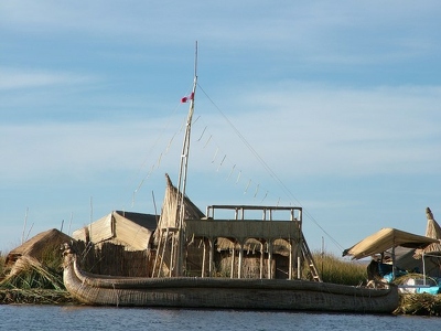 Titicaca 012 - Bateau bambou - Perou