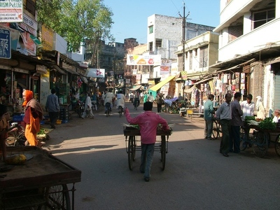 Benares Varanasi 042 - Rue charette - Inde