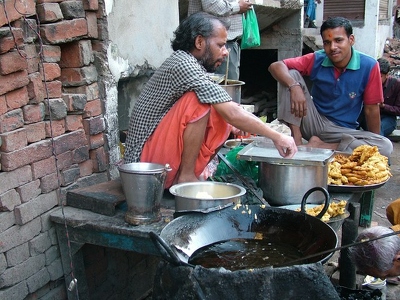 Benares Varanasi 051 - Resto de rue - Inde