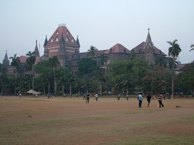 Bombay 016 - Universite et terrain de criquet - Inde