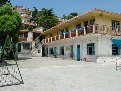 Mc Leod Ganj 007 - Batiment ecole - Inde