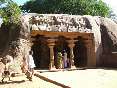 Mamallapuram 029 - Temple Trimurti - Inde
