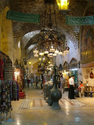 Alep 074 - Allee souq - Syrie