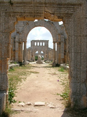 St Simeon 144 - Basilique Enfilade - Syrie