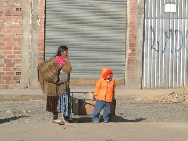 La_Paz-Puno_024_-_Femmeet_enfant_-_Bolivie.jpg