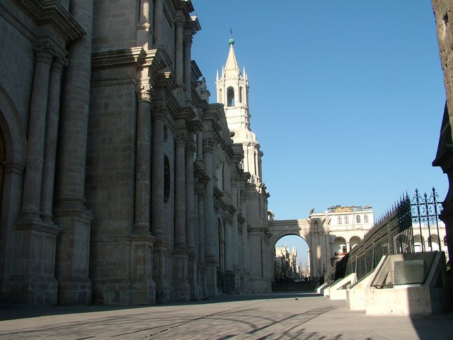 Arequipa_002_-_Cathedrale_-_Perou.jpg