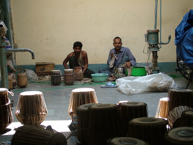 Benares_Varanasi_006_-_Fabrique_de_Tablas_-_Inde.jpg