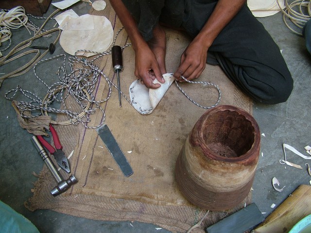 Benares_Varanasi_009_-_Fabrique_de_Tablas_-_Inde.jpg