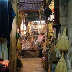 Alep 071 - Petits magasins souq - Syrie