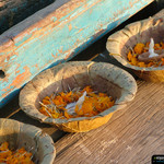 Fond d'écran Bénarès (Varanasi) : Bougies de puja sur les berges du Gange.