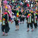 Cusco 059 - Defile des enfants noirs - Perou