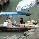 Baie d'Along - 096 - Marchande barque - Vietnam