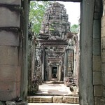 Angkor - 152 - Banteay kdei - Enfilade de porte - Cambodge