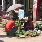 Benares Varanasi 246 - Marche fruits - Inde