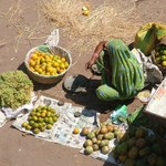 Benares Varanasi 242 - Marche fruits - Inde