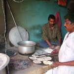 Benares Varanasi 032 - Resto chapati - Inde