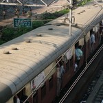 Bombay 130 - Train portes ouvertes - Inde