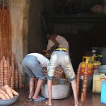 Jaipur 019 - Fabrication de verre pour lassi - Inde