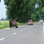 Roumanie 026 - Charette et voitures