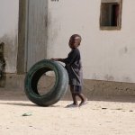 Nouadhibou 019 - Gamin dans la rue - Mauritanie