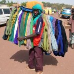 Mopti 002 - Vendeur de chechs - Mali