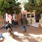 Bamako 014 - Maison Cisse cour - Mali