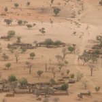 Pays Dogon Indeli 374 - Village dans savane plaine - Mali