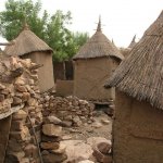 Pays Dogon Djiguibombo 027 - Greniers - Mali