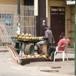 Kumasi 020 - Vendeur de cocos - Ghana
