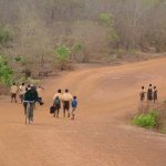 Mole Park 002 - Enfants chemin ecole - Ghana