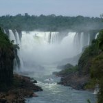 Iguazu 054 - Chutes San Martin de loin - Argentine