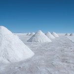 Salar d'uyuni 009 - Tas de sel - Bolivie