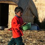 Titicaca 034 - Enfant sur ile - Perou