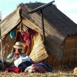 Titicaca 035 - Vendeuse souvenirs - Perou