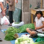 Pekin 203 - Marche legumes dans rue - Chine
