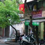 Hanoi - 026 - Rue drapeau - Vietnam