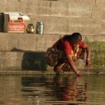 Benares Varanasi 110 - Bord du Gange Ablutions - Inde