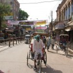 Benares Varanasi 020 - Rue rickshaw - Inde