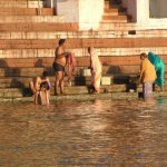 Benares Varanasi 081 - Bord du Gange Ablutions - Inde