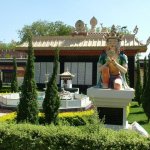 Benares Varanasi 133 - Sarnath Tple Tibetain exterieur - Inde