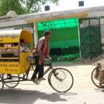Benares Varanasi 014 - Rickshaw enfants - Inde