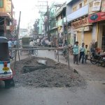 Benares Varanasi 105 - Trou dans Rue - Inde