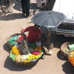 Benares Varanasi 243 - Marche fleurs - Inde